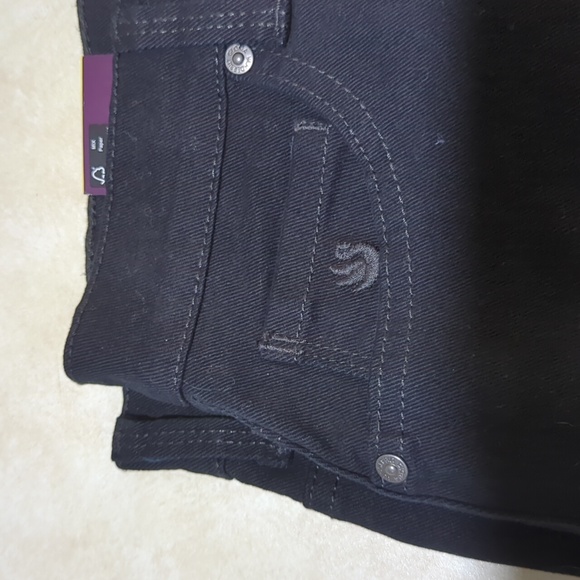 Gloria Vanderbilt Amanda Woman's Black size 6 average - Picture 4 of 8